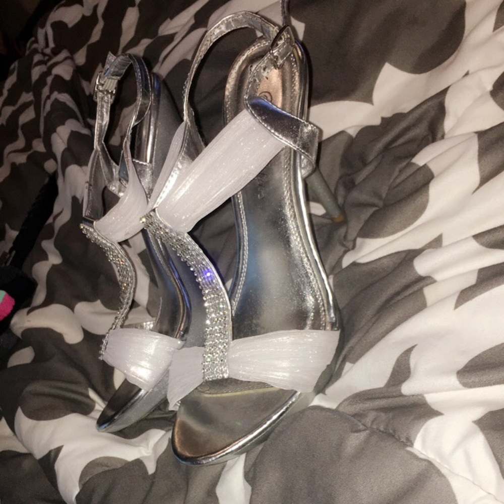 De blossom collection bridal shoes
